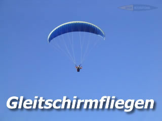 Paraglider am Himmel